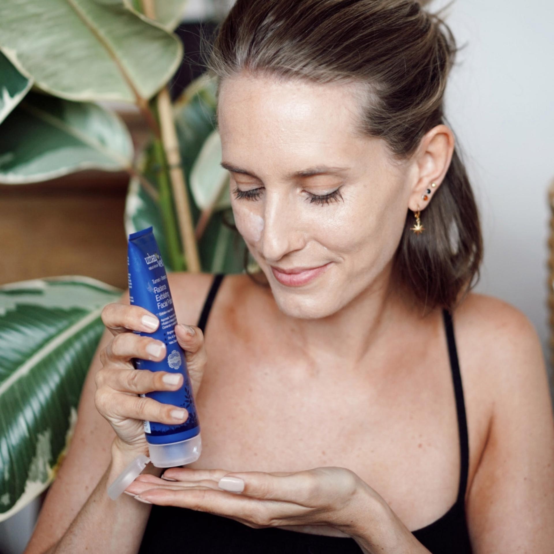 acure brightening facial scrub - urban veda
